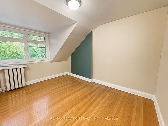 3rd image of 108 Admiral Rd #5