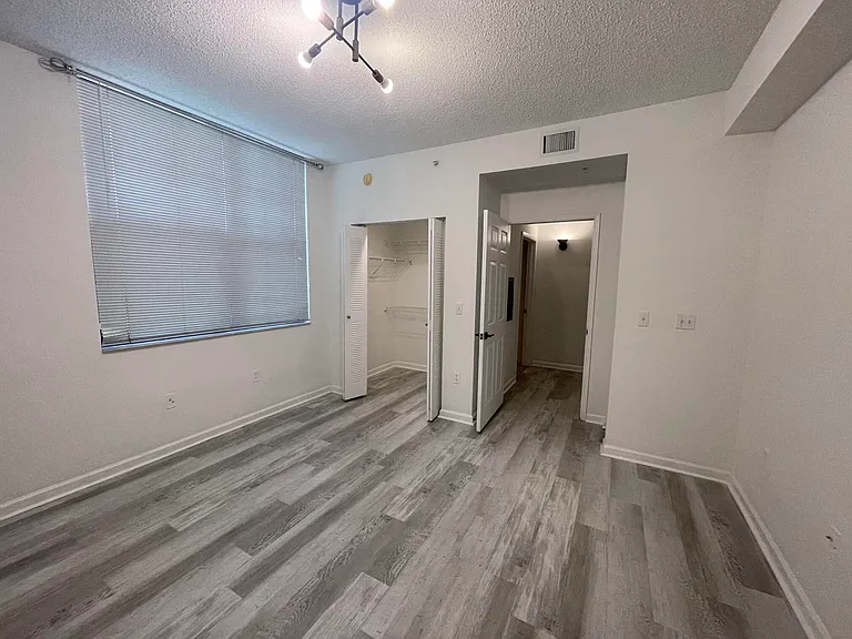 1919 Van Buren St #109A — Photo 13