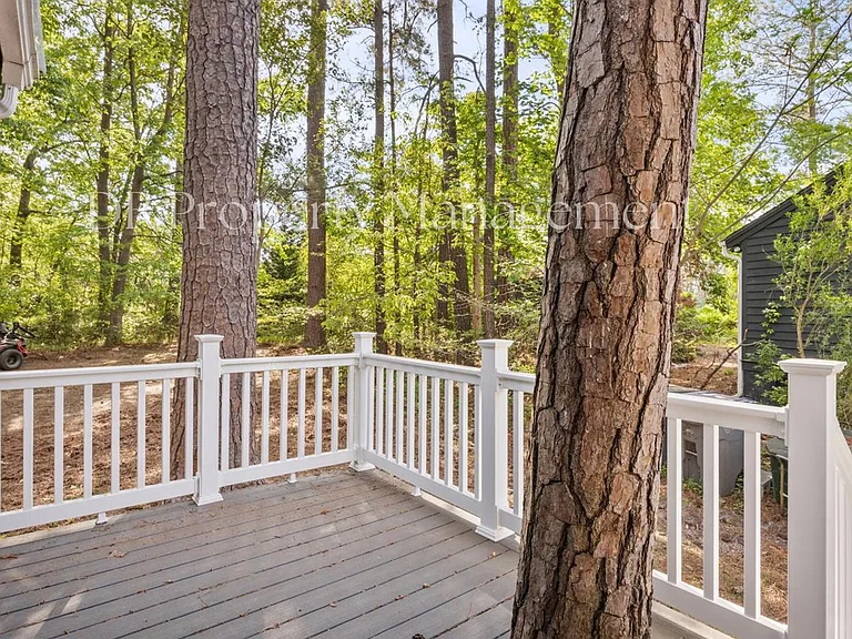 821 Castaways Trl — Photo 21