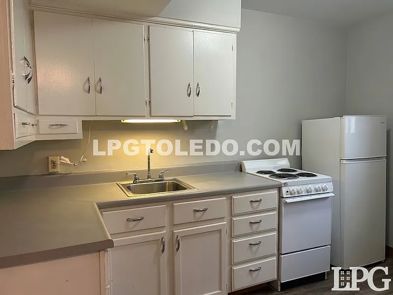 Studio, 1.0 bath, 450 sqft, $575 — Photo 4