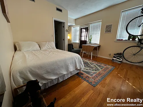 92 Gordon St #205 Photo 1