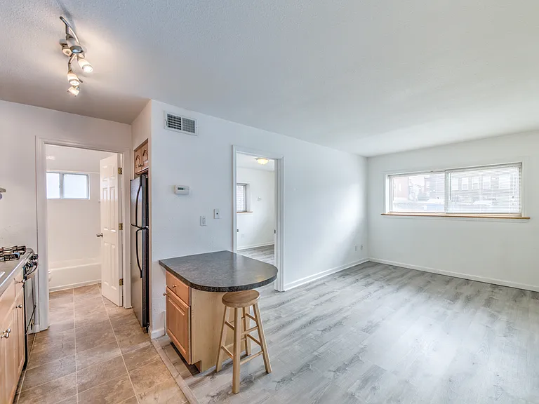 3850 Park Ave — Photo 18