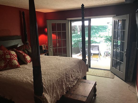 3rd image of 180 Elm Ct