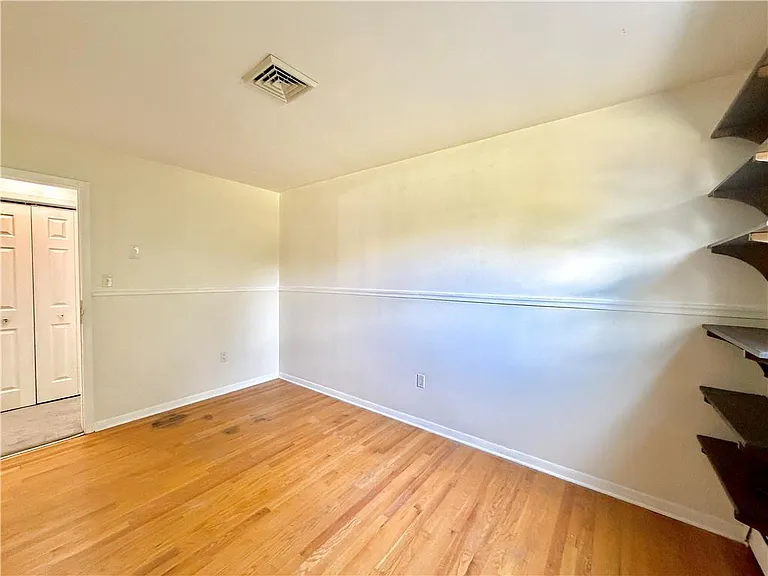 1160 Brentwood Ave — Photo 26