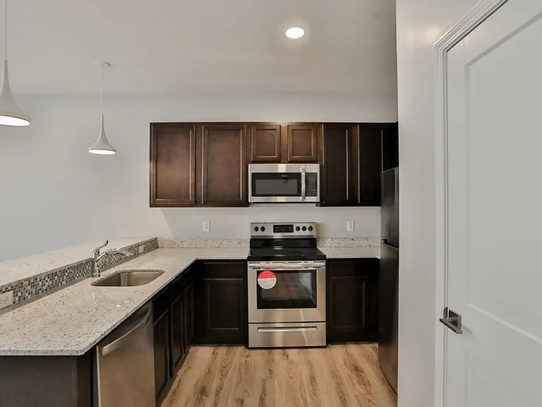 The Reserve on Hackett Apartments — Photo 8