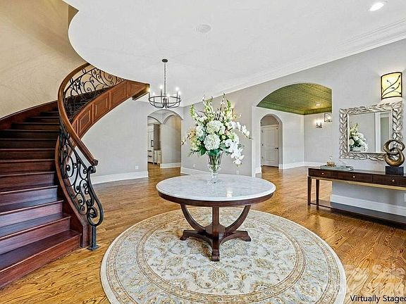 4th image of 1090 Pearidge Rd