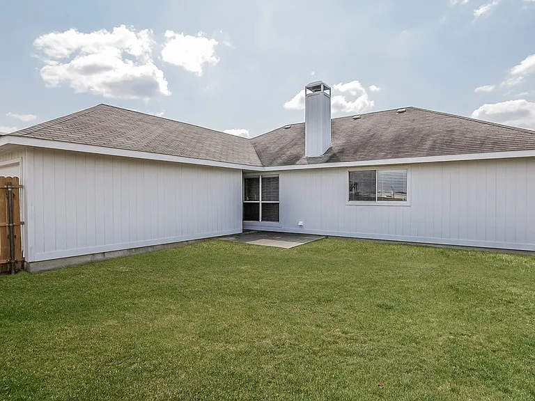 1349 Meadow Creek Dr — Photo 12