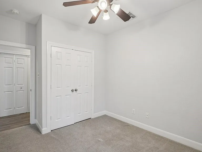 90 Panterra Way — Photo 32