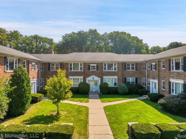 17570 Mack Ave, Grosse Pointe, MI 48230