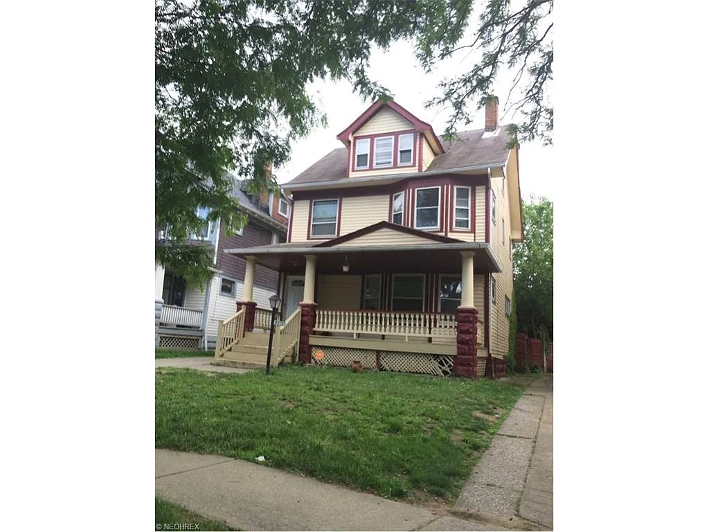 9212 Columbia Ave photo 1