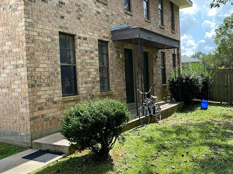 200 Loire Ave — Photo 2