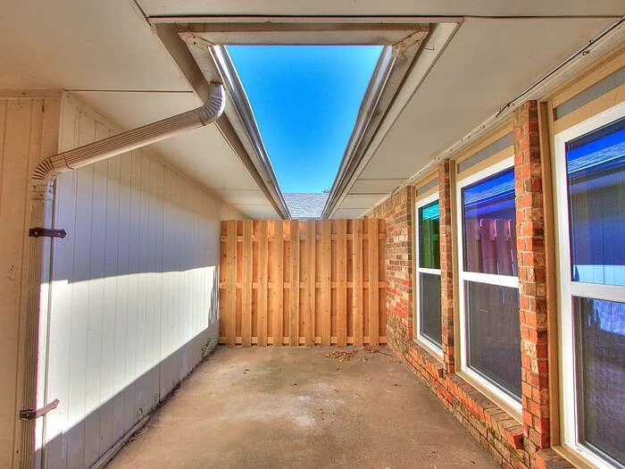 3 bed, 2.0 bath, 1336 sqft, $1,550 — Photo 3
