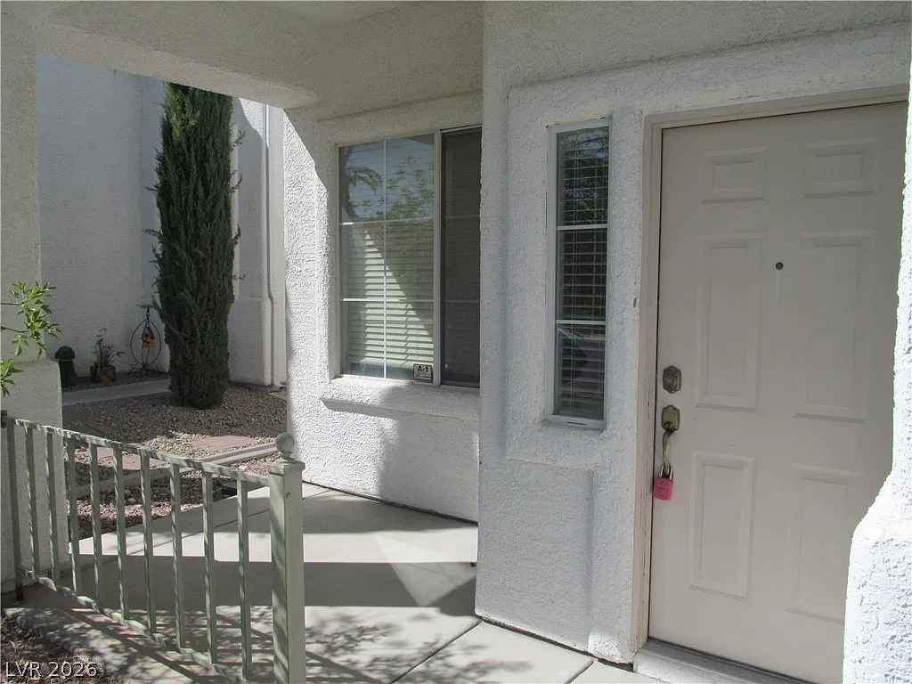 10046 Lemon Valley Ave — Photo 3