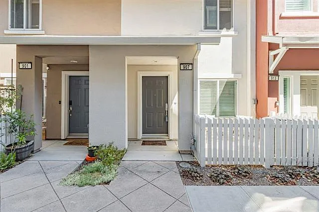 907 Rancho Pl photo 1