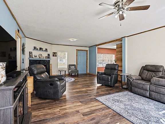 4th image of 57823 Mitchell St