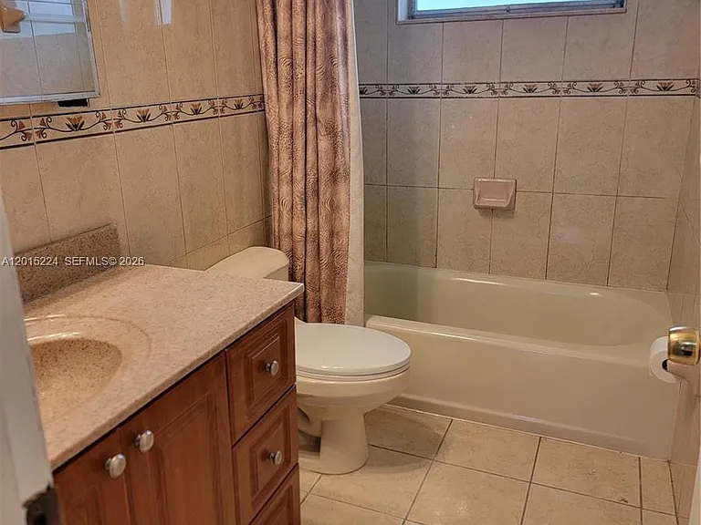 6510 SW 20th St #6510 — Photo 5