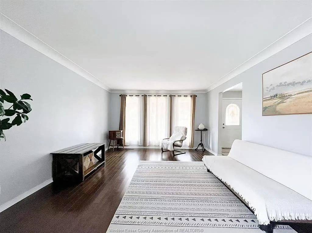 4 bed, $2,950 — Photo 4