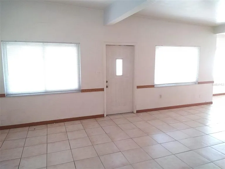 5160 102nd Way N — Photo 3