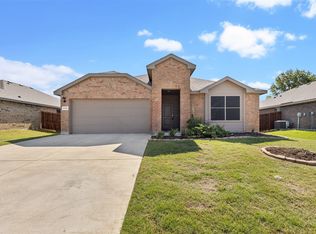714 Wolf Creek Dr, Cleburne, TX 76033