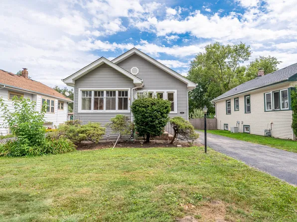 527 S Summit Ave, Villa Park, IL 60181