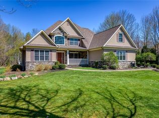 11810 Edinboro Ln, Chagrin Falls, OH 44023