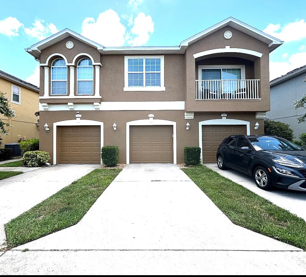 2 bed, 1260 sqft, $2,100 — Photo 1