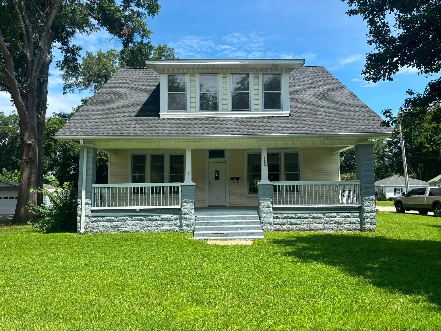 4 bed, 2400 sqft, $2,000 — Photo 1