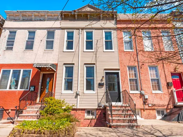 11 W 42nd St, Bayonne, NJ 07002