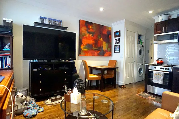 Rented by Compass | media 22