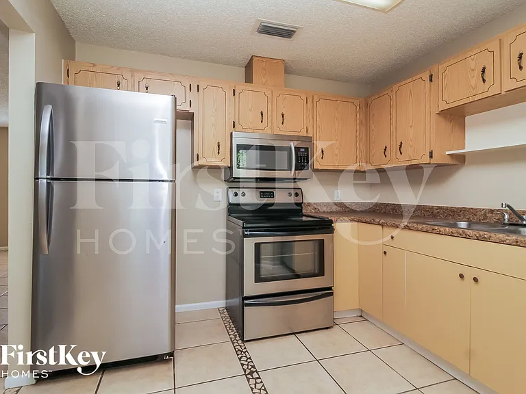 516 Gaspar Ave — Photo 5