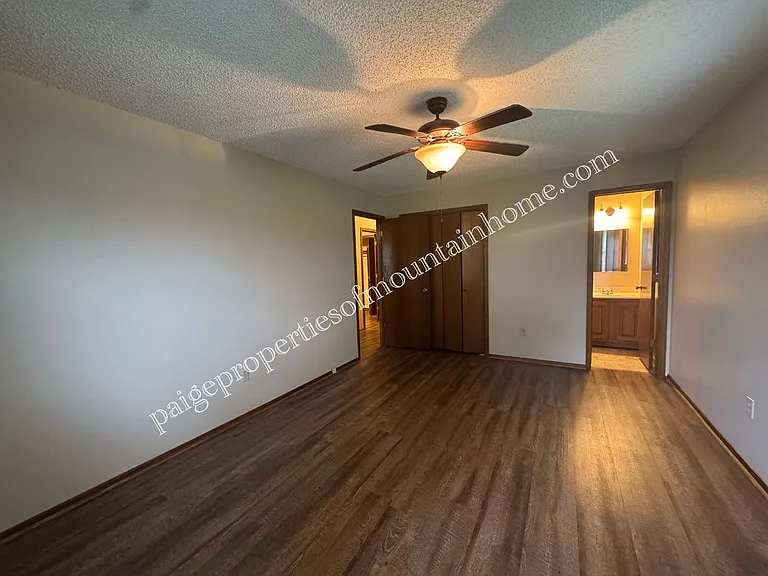 1309 Post Oak Rd — Photo 13