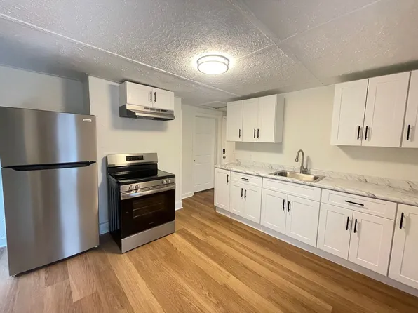 33 Malvern St APT 3, Manchester, NH 03104