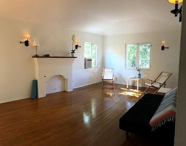 1st image of 420 N Sycamore Ave APT 5