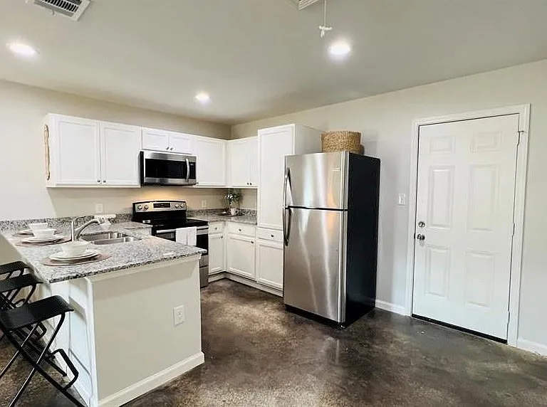 635 N Martin Luther King Dr — Photo 7