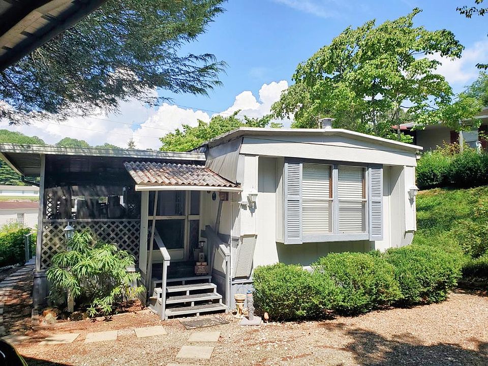1st image of 150 Maples Park Dr