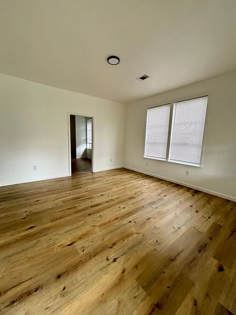 This beautifully maintained 3bedroom, 1bath house in NLR, available soon, $1,050/month. — Photo 2