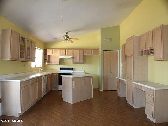 3rd image of 2717 E Juanita Ave