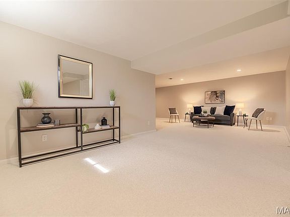 5th image of 3242 Rosedale Dr