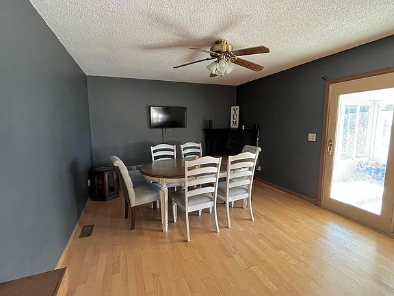 4th image of 6 Hampton Ct
