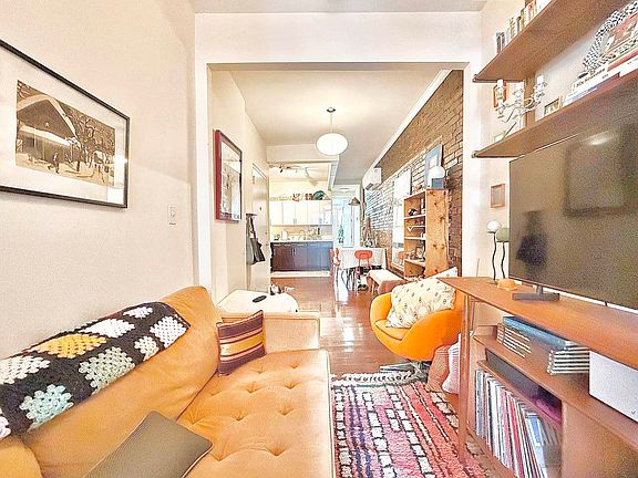 2nd image of 355 Chauncey St APT 2R