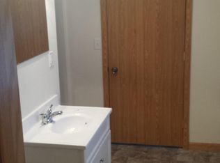 527 E Main St, Caledonia, MN 55921