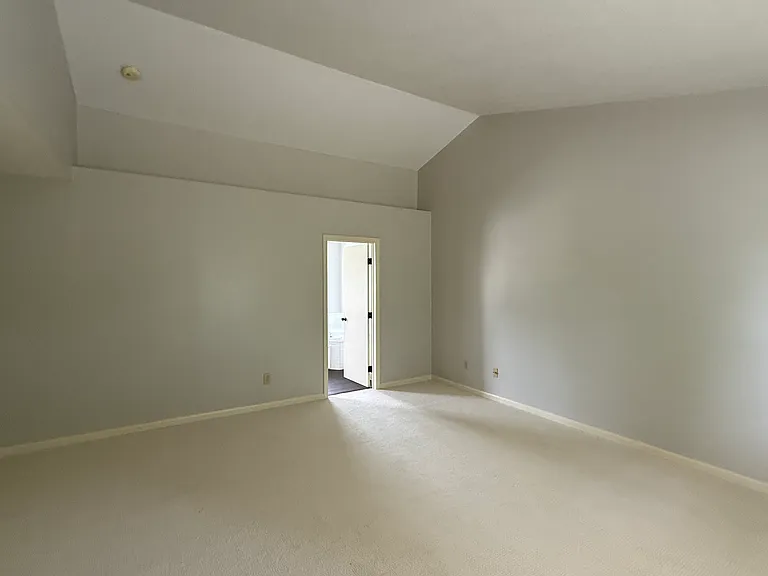 5990 Rings Rd — Photo 25