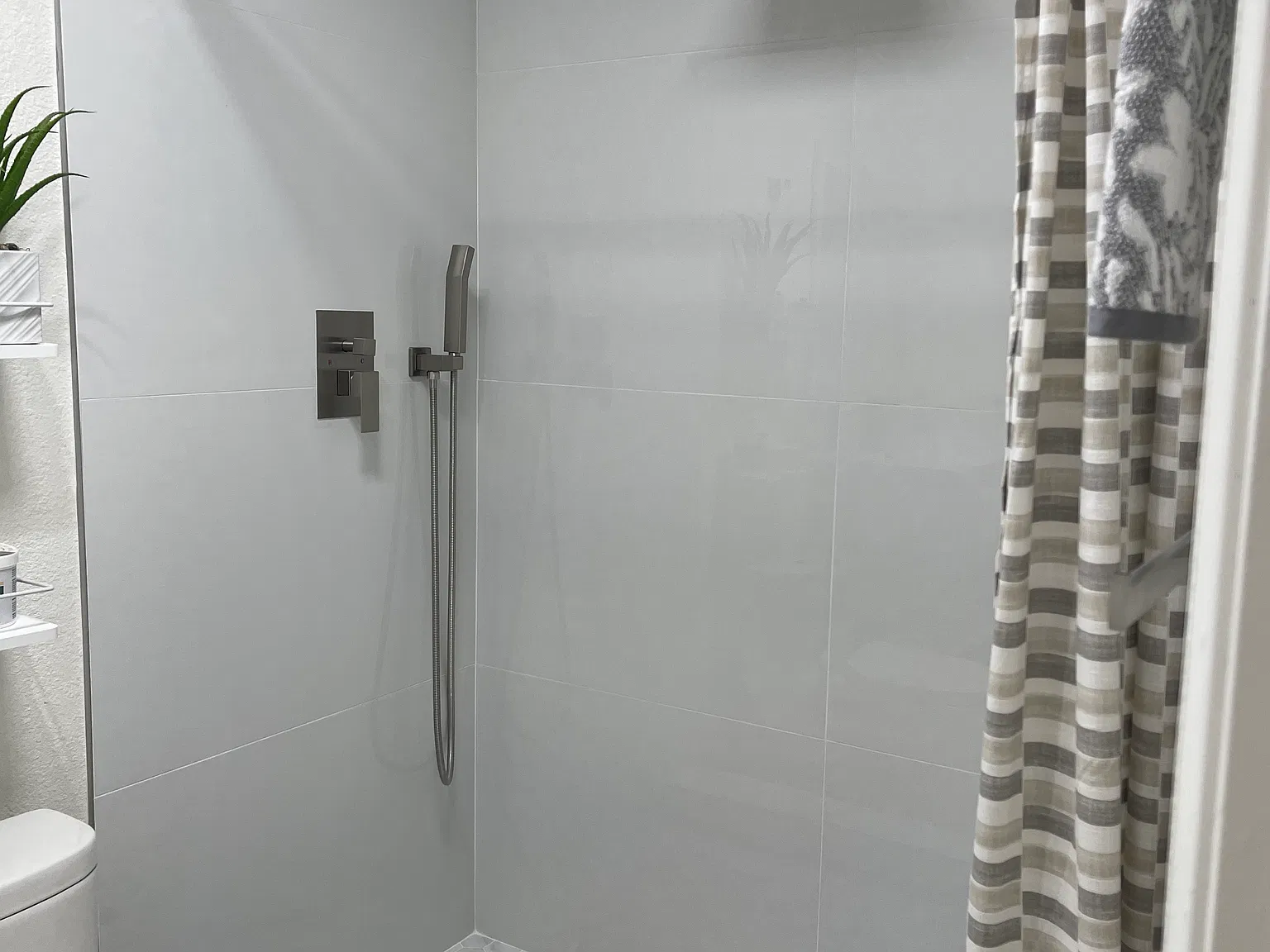 6332 Klamath Dr — Photo 2