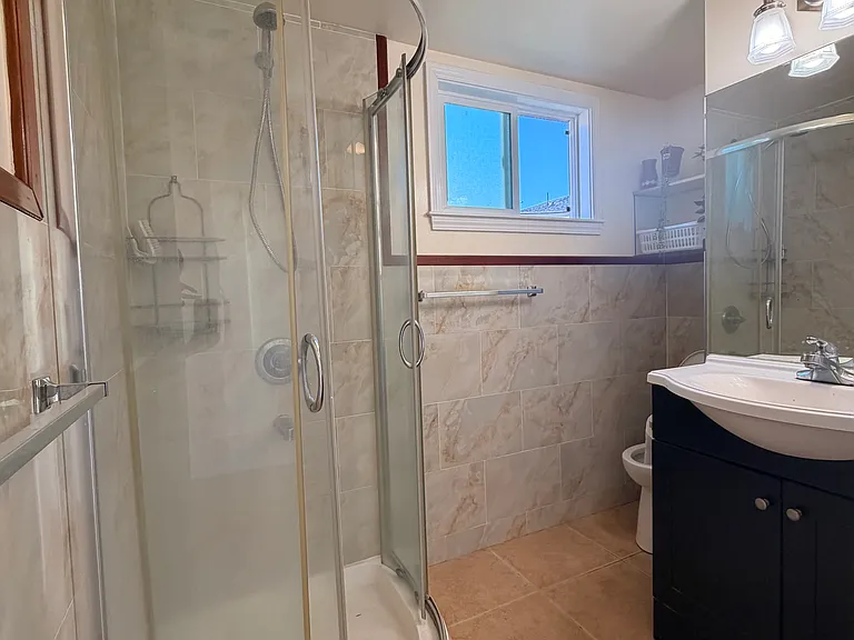 386 Maud Ave — Photo 11