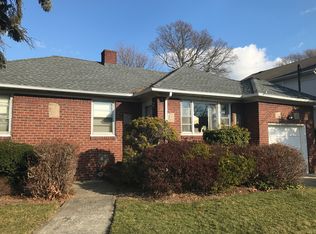 223 N Oak St, Massapequa, NY 11758