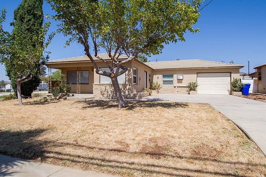 1st image of 33840 Washington Dr