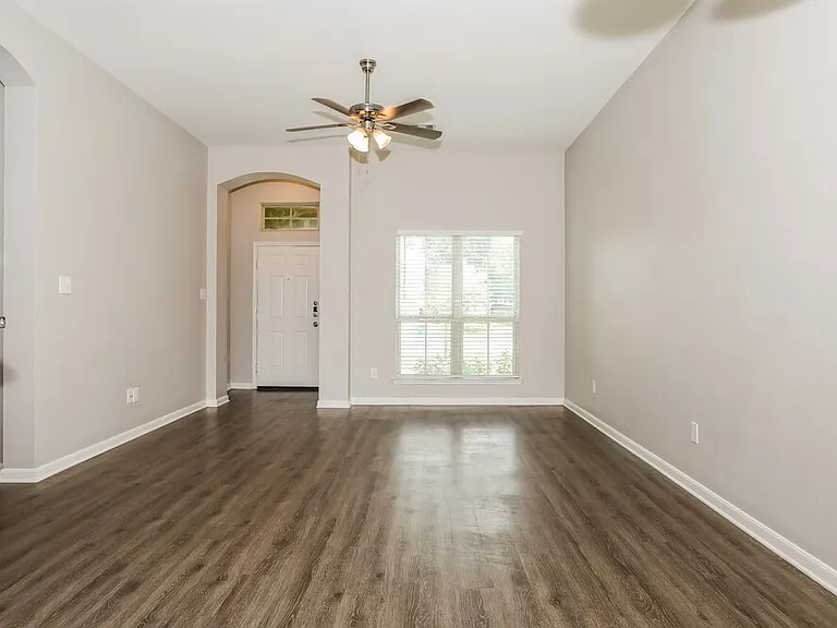 131 Brocks Ln — Photo 4