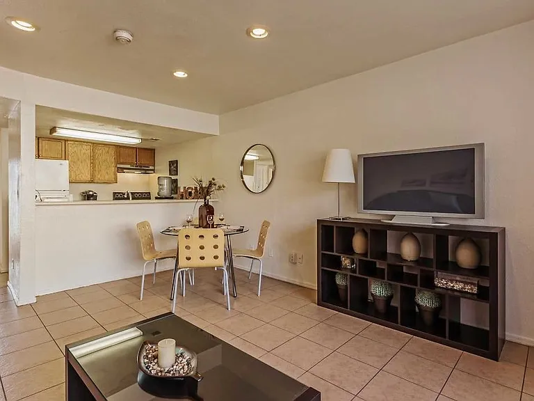 Casa Sol Apartments — Photo 3