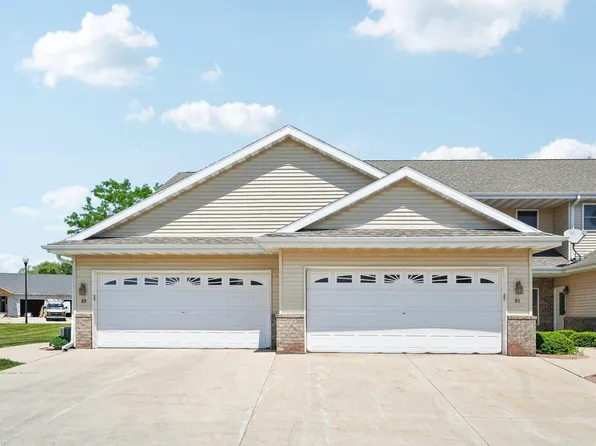 865 Prairie Gdns #91, Kewaskum, WI 53040