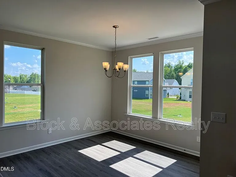 262 Streamliner Blvd — Photo 4